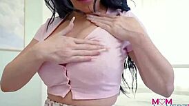 Jennifer White Reveals Family Secrets In Stepmom Series