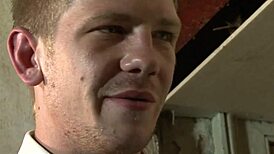 एंड्रो मास ने ब्रिटिश जोक की मस्कुलर गांड फैंटसी में पेली, टैटू वाली गांड चोदी