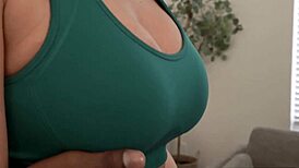 चार्ली फीनिक्स, पति के ट्रेनर से वेट वर्कआउट कितना भीग गया?