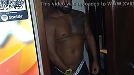 A chupada gostosa turns into Latina MILF anal. She takes it all inside!