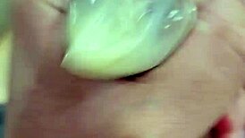 eu gozei dentro da camisinha while exploring gay fetish with cute amateurs.