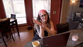 Secret Deal with Girlfriend’s Hot Older Sister! Akira Shell, Bedroom POV Taboo!