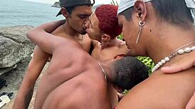 बीच पर बड़े लंडों वाली वाइल्ड ऑर्गी में फंस गई यार!