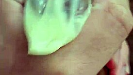 eu gozei dentro da camisinha while exploring gay fetish with cute amateurs.