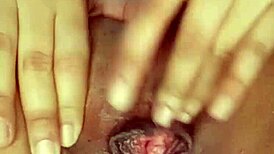 Uncensored Brunette Colombian Pussy Splashing In Homemade Softcore Scene