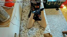 Gorgeous Sexy Feet Worship for Italian MILF!