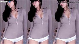 Can you believe this Korean girl's sexy dance showing off her huge boobs?