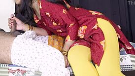 प्रिया नौकरानी की डर्टी पसी को डीप ब्लोजॉब के बाद देसी वीडियो में हार्ड फक किया जाता है