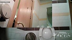 घास साफ करने आया लेकिन रोडसाइड जोरदार चोदा