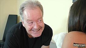 Young hothead babe gets pussy fucked hardcore and cumshot in mouth