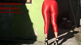 The Argentinian MILF in SPANDEX leggings shows off her CAMELTOE.