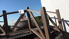 【Hな介護で稼ぐG乳美女登場】初回はギャラ介護士の仕事に密着！！オジサンを虜にするパイパン美巨乳スレンダーボディ！！献身的な吸い尽くしフェラサービス！！バリキャリ女子がイキ乱れる潮吹き連発中出しSEX！！