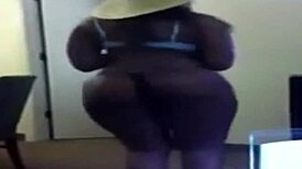 Hidden Candid Video Of Big Booty Girls Clapping And Grabbing Asses