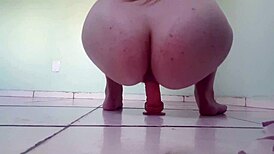 loirinha peludinha masturbates with dildo in cowgirl riding position as amateur girlfriend