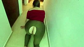 My neighbor has a huge pussy, I love fucking her beautiful cunt without a condom.