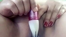 poosoo says watch me finger my pussy