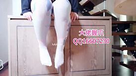 I Watched This Chinese Teen Masturbate and Squirt Like Crazy