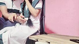 इंडियन लड़की अपने ट्यूशन टीचर से वाइल्ड सेशन में जोर से पाउंड होती है