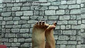 what do you think of this barefoot bondage setup?