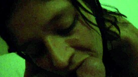 putita venezolana working hard on av andres bello in caracas for quick cash