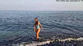 La Cachonda De Anaduro12 Feels Deep Desire On The Beach