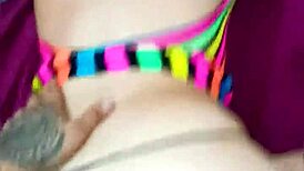 me pongo lencer�a frente a amigo de esposo no aguanta y me coge