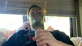 Fit guy jerks off during skincare routine 😏