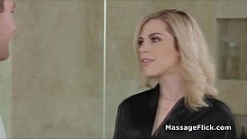 gf in lobby getting sucked by hot masseuse while bathing 😈