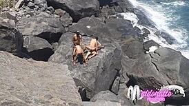 amadores transando em praia pública no rio de janeiro, sexo gay ao ar livre