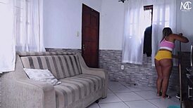 fui fazer faxina na casa do vizinho e dei meu cuzinho