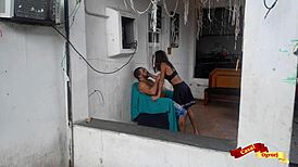 minha enteada me barbeia e depois libera o cuzinho pra mim