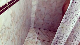 ट्रिप पर ऑर्गेज्म के दौरान चीखी मैं