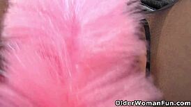 British Milf Tori Baynes Loves Her Easy Access Tights