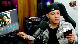 Gih spanic coloca a ruiva cavala de quatro na mesa do podcast so para mostrar o seu cuzinho rosa - pupum no barraco - ela manda