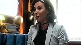 Confused ginger tranny fucks her doctor in therapy