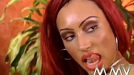 गंदे जोड़े वाइल्ड ग्रुपसेक्स में जोरदार चुदाई कर रहे