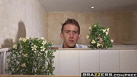 Wow, watch Jasmine Jae squirt like crazy with Danny D in this Brazzers ep! Unbelievable!