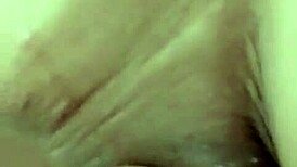 Olgun Turk Hatun Inserts Dildo Into Wet Pussy