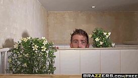 Wow, watch Jasmine Jae squirt like crazy with Danny D in this Brazzers ep! Unbelievable!