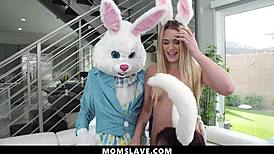 Stepmom and Stepdad Enjoy Freeuse Holiday with Stepdaughter 😍