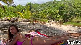 a safada gets wet from protetor and swallows cum in outdoor sex