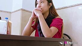 एडेली रुइज हॉर्नी लैटिना नेक्स्ट डोर फकिंग्स में हार्ड राइड