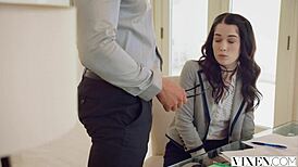 गर्म भूरी स्टूडेंट टीचर को डॉगी और काउगर्ल में इंटेंसली फक करती है