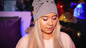 College girl with big butt shakes it online for quick cash