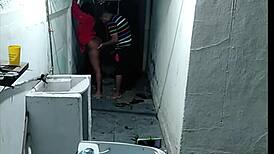 meu vizinho me viu pelada varrendo e me botou pra mama gay mommy