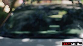 स्टीपसन डेस्परेट MILF डाना वेस्पोली को हार्ड चोदता है, हेल याह!