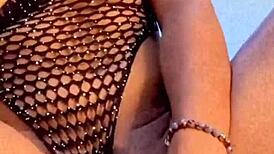 Hot Lesbian Cumming In Mouth