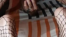 foot fetish fuck ending on her feet