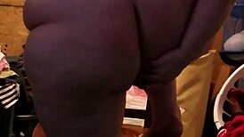 Wife puts on bold dildo show