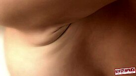 Carol Goldnerova as Katy Gold in retro lady-love